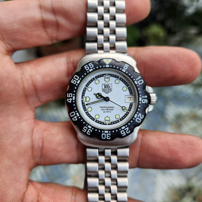 Tag Heuer F1 Classic Midsize Black Bezel in White Dial 34mm