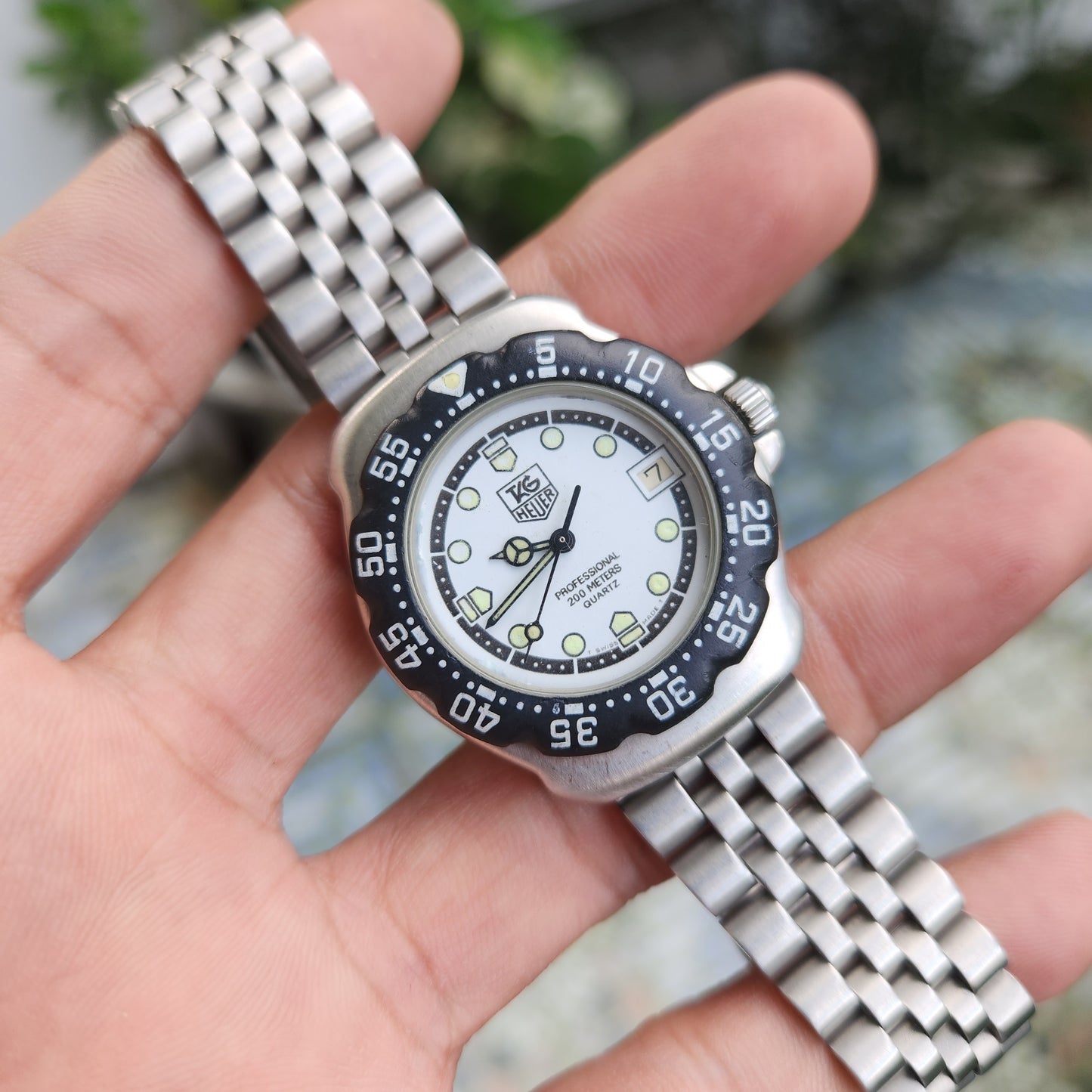 Tag Heuer F1 Classic Midsize Black Bezel in White Dial 34mm