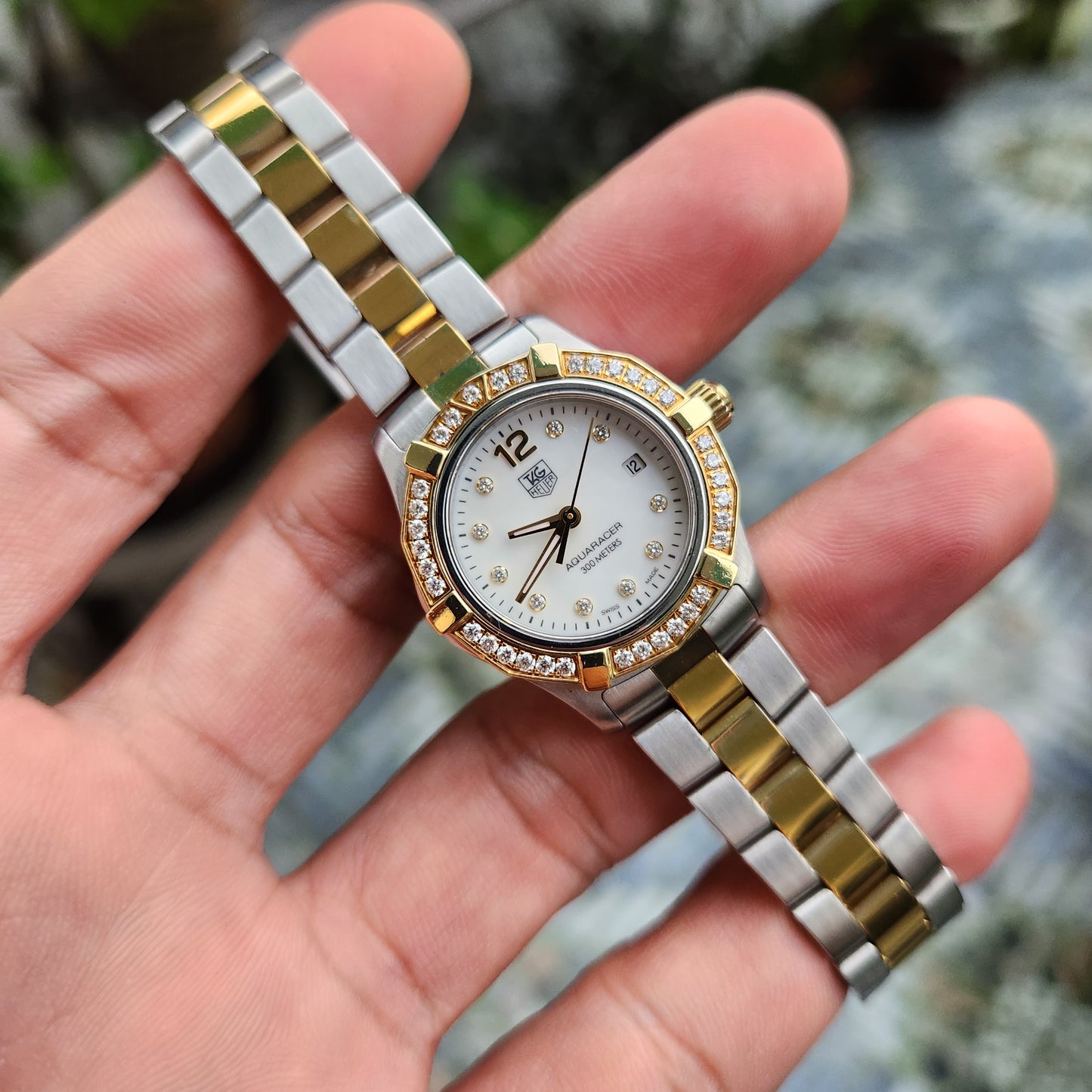 Tag Heuer Ladies Aquaracer Two-Tone 18k yellow gold Bezel in White Mother of Pearl Dial with Diamonds 27mm