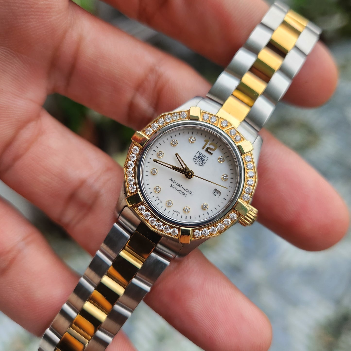 Tag Heuer Ladies Aquaracer Two-Tone 18k yellow gold Bezel in White Mother of Pearl Dial with Diamonds 27mm