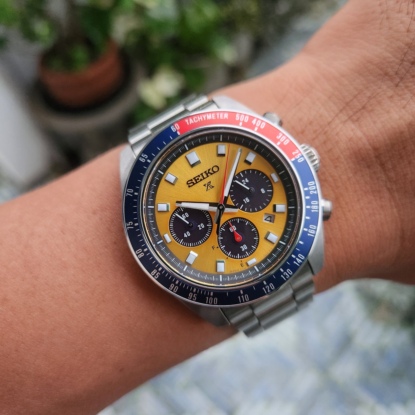 Seiko Prospex Solar Chronograph Speedtimer 'Pogue' in Yellow Dial- Complete Set