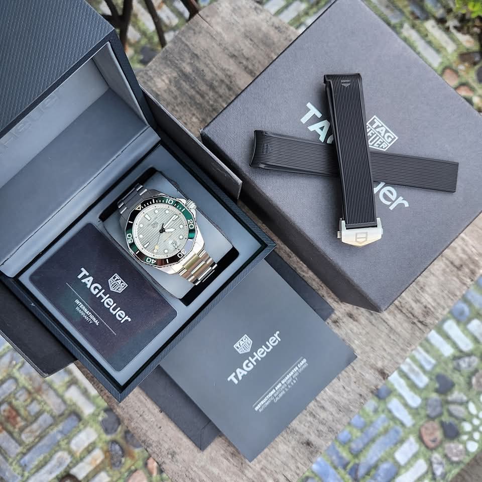 Tag Heuer Aquaracer Professional Calibre 5 Ceramic Bezel Grey Sunray Brushed Dial 43mm - Complete Set