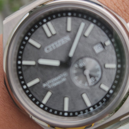 Citizen Zenshin Super Titanium Small Seconds 40.5mm in Textured Grey Dial - Complete Set