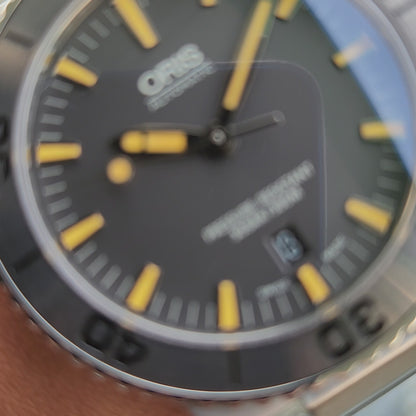 Oris Aquis Date Tungsten Bezel Orange Accent in Grey Dial 43mm - Complete Set