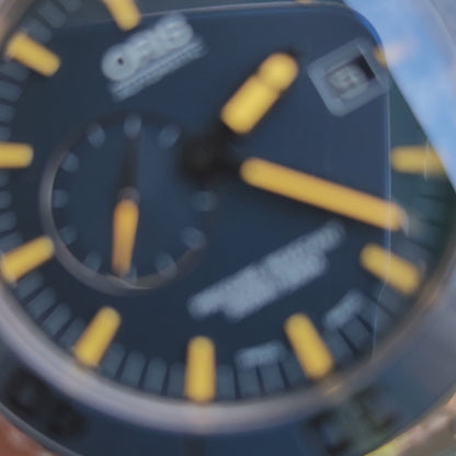Oris Aquis Maldives Limited Edition Ceramic Bezel in Dark Blue Dial 43mm Titanium - Complete Set